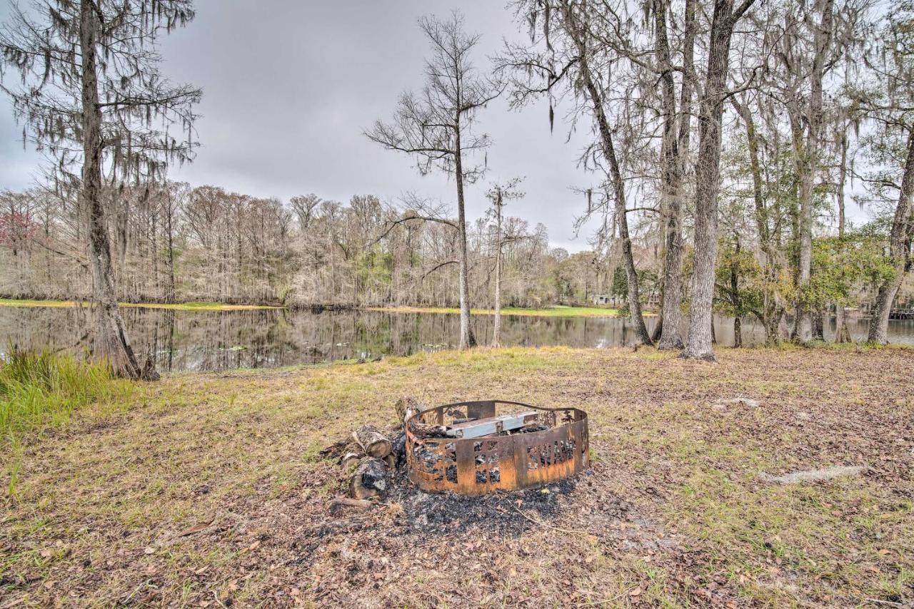 Unplugged Withlacoochee Riverfront Retreat! Bushnell Esterno foto